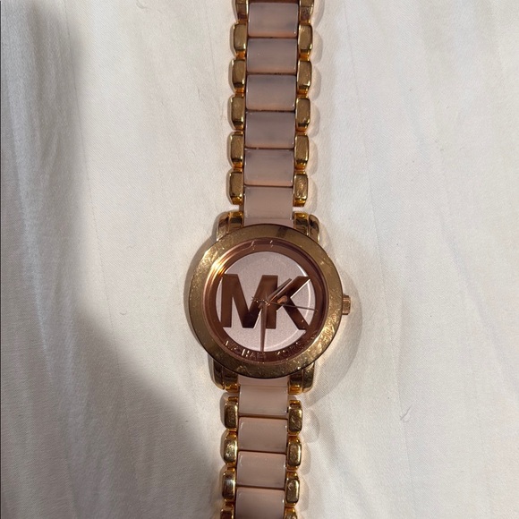 Michael Kors Gold and Cream Watch - Picture 2 of 3